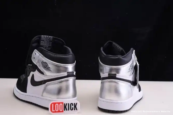 Official Maikesneakers SILVER WMNS TOE OG JORDAN AIR HIGH CD0461-001 1 0405